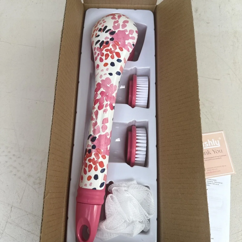 Blushly Body Brush Pink Leopard W/Replaceable Heads & Loofahs 3AA Battery Power